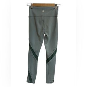 Free People Movement ~ Leggings ~ Small